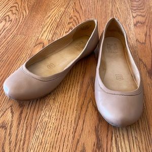 Naturalizer Brittany nude ballet flats - like new - size 8w